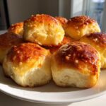 Garlic Butter Dinner Rolls