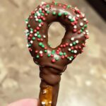 chocolate covered pretzels christmas