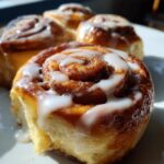 cinnabon cinnamon rolls