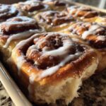 tik tok cinnamon rolls with heavy cream
