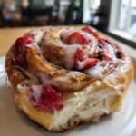 strawberry cinnamon rolls