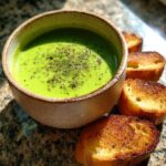 spinach soup with garlic bread