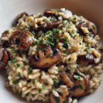 Mushroom and Thyme Risotto: A Deliciously Creamy Comfort Dish